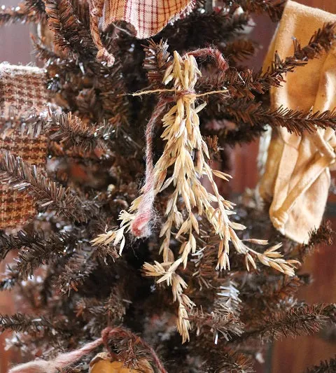 Homespun Bonnet Tree Housed in Stoneware Crock Gathering