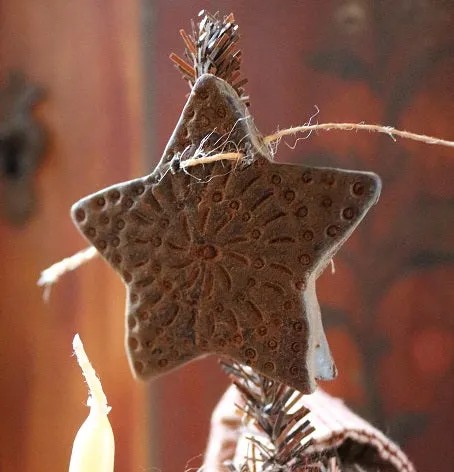 Homespun Bonnet Tree Housed in Stoneware Crock Gathering