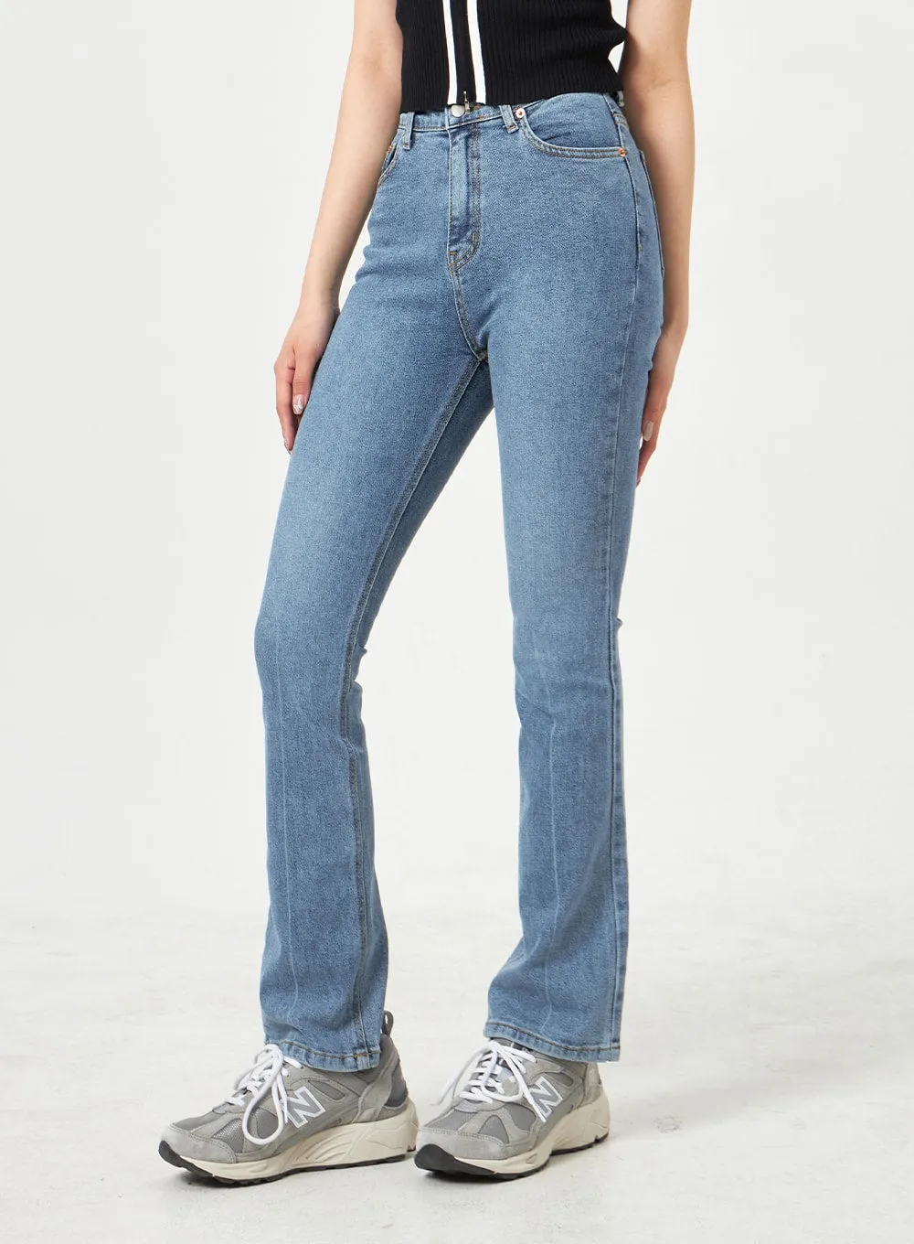 Mid-Wash Bootcut Jeans BA312