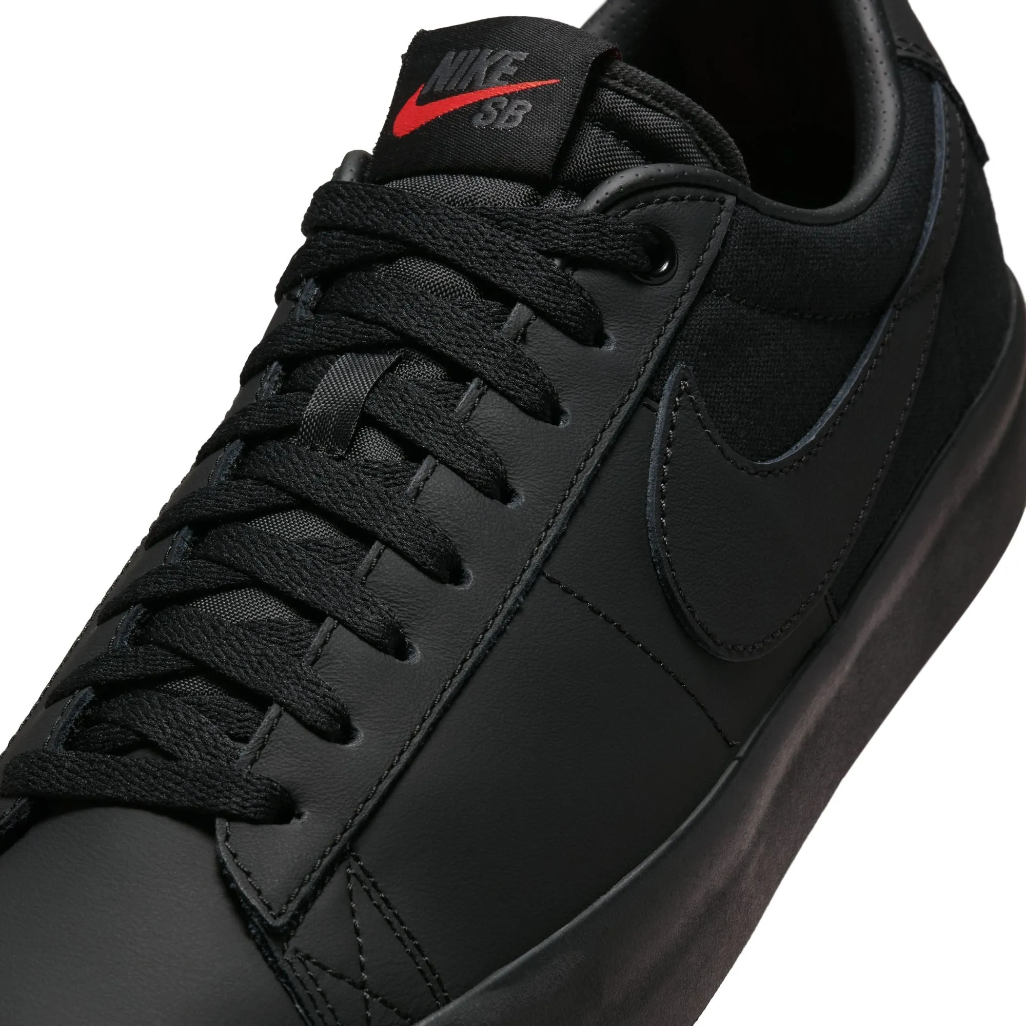 NIKE SB BLAZER LOW PRO GT BLACK / BLACK-BLACK-BLACK