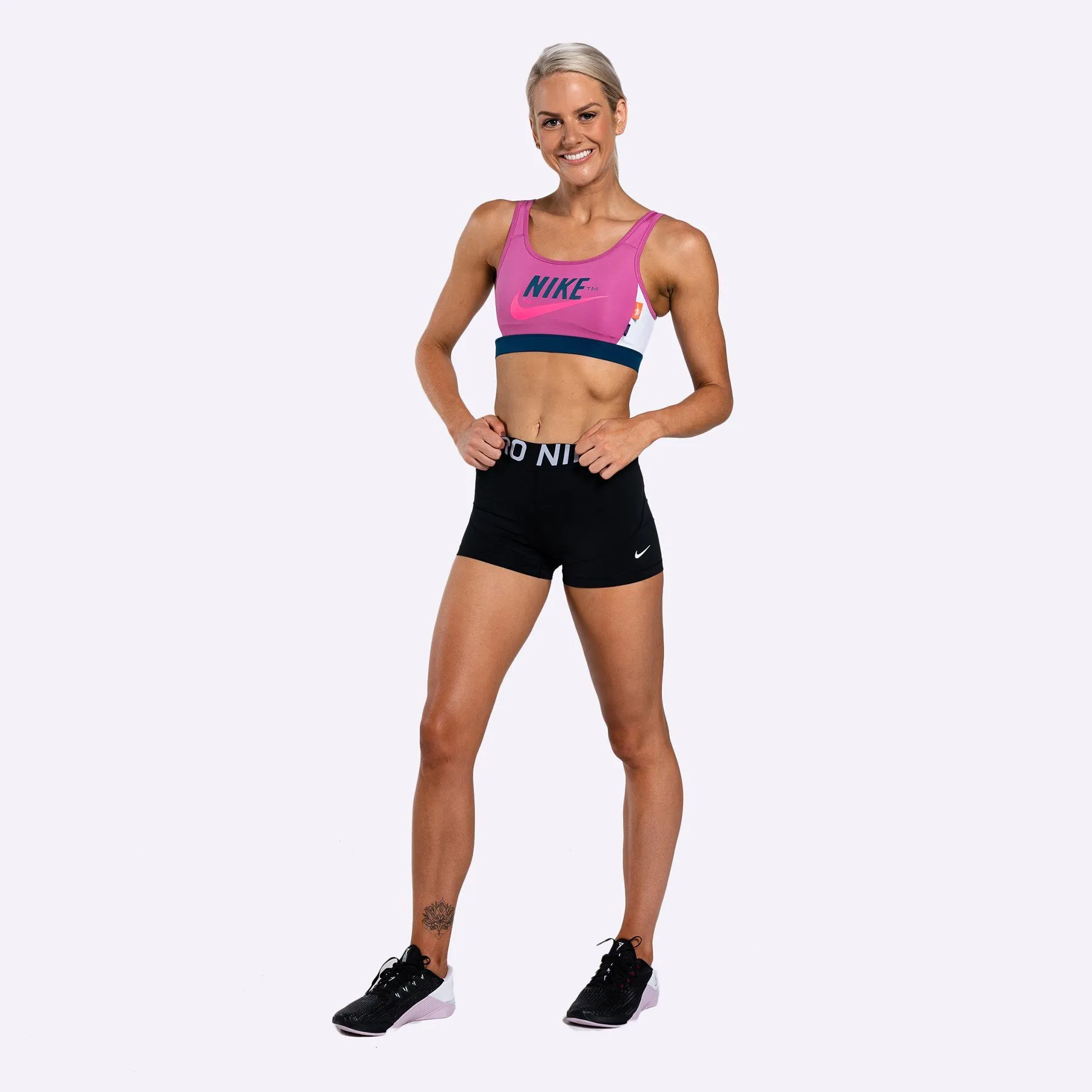 Nike - Swoosh Icon Clash Women's Medium-Support Sports Bra - COSMIC FUCHSIA/VALERIAN BLUE/WHITE/WHITE