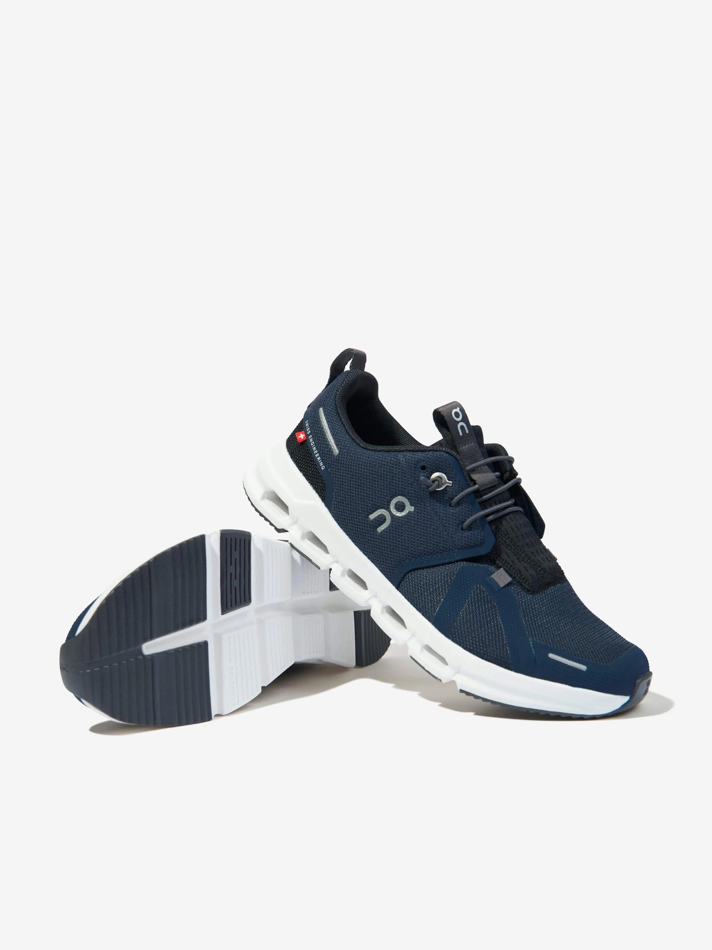 On Running Kids Cloud Sky Trainers in Navy