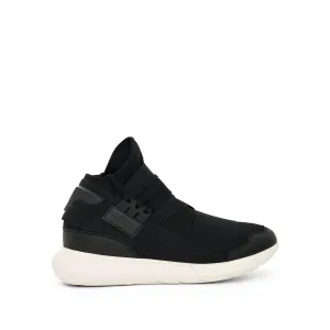 Qasa Sneaker in Black/Off White