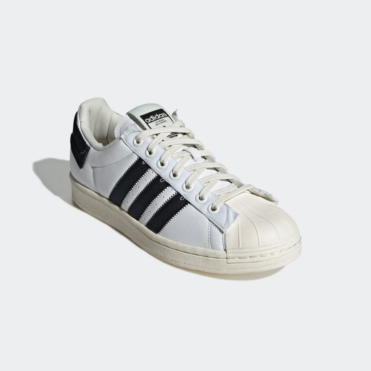 Scarpe Uomo ADIDAS Sneakers linea Superstar Parley colore Bianco e Nero